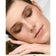 Frau geschminkt mit Lidschatten Farben Champagne und Dark Brown von JACKS beauty line