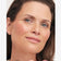 braunhaarige Frau mit einem JACKS beauty line Look mit Cream Bonzer, Highlighter und Blush
