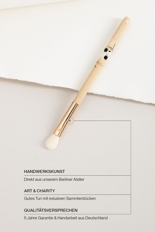 JACKS beauty line handbemalter Blenderpinsel mit USPs