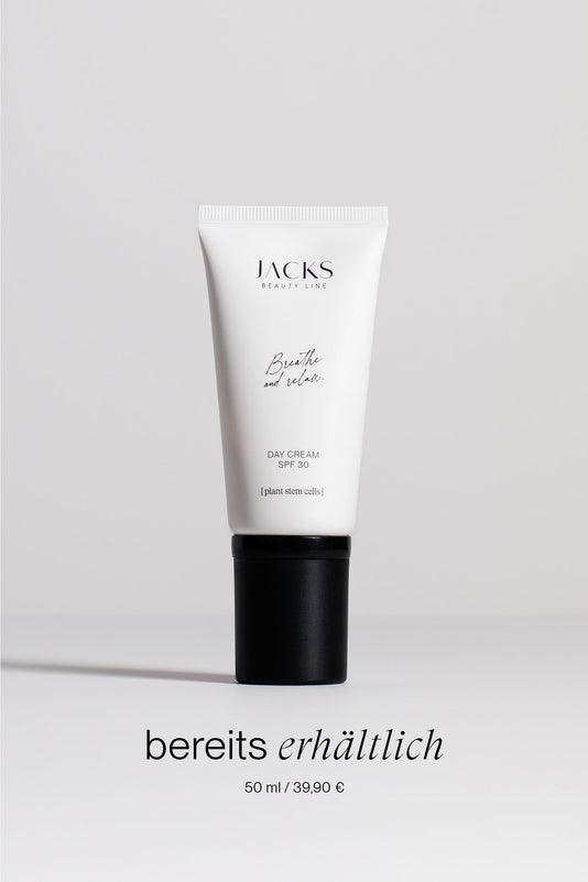 JACKS beauty line Tagescreme LSF 30 in weißer Tube ist erhältlich