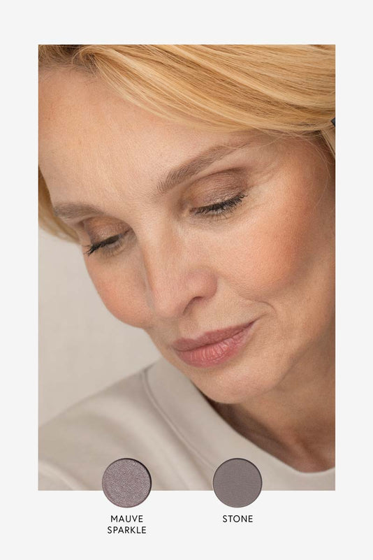 Frau geschminkt mit Lidschatten Farben Mauve Sparkle und Stone von JACKS beauty line