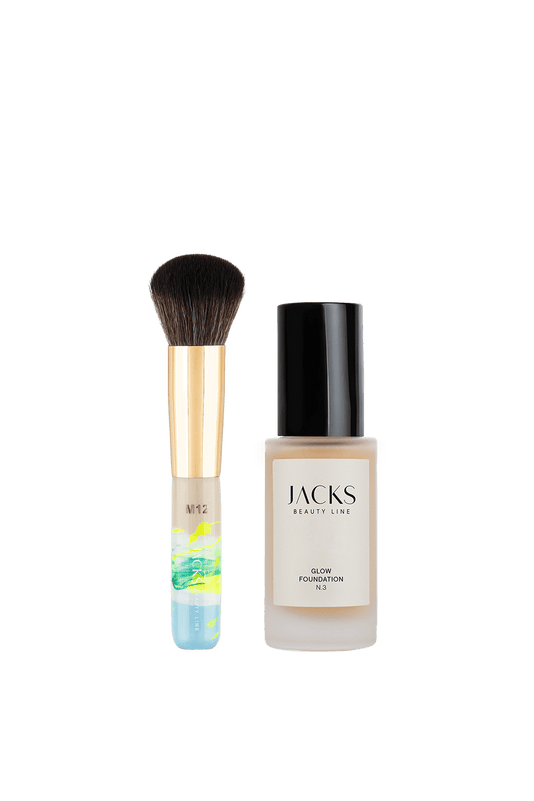 #farbwunsch_n-3, JACKS beauty line Glow Foundation N.3 neben dem M12 Mini Foundationpinsel