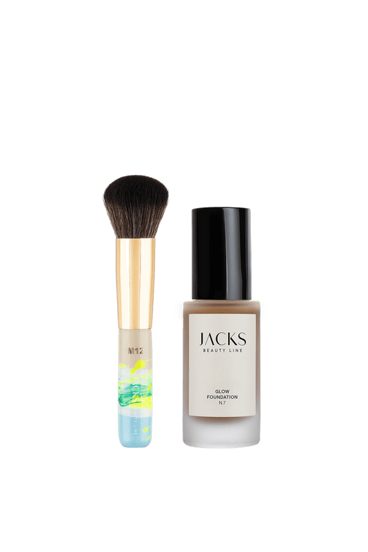#farbwunsch_n-7, JACKS beauty line Glow Foundation N.7 neben dem M12 Mini Foundationpinsel