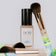 #farbwunsch_n-1, #farbwunsch_n-2, #farbwunsch_n-3, #farbwunsch_n-4, #farbwunsch_n-5, #farbwunsch_n-6, #farbwunsch_n-7, JACKS beauty line Glow Foundation neben dem Mini Foundationpinsel