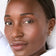#farbwunsch_n-8, Schwarze Frau trägt die JACKS beauty line Cover Foundation N8
