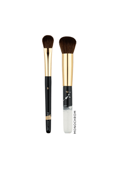 Empfindliche Haut Pinselset handbemalter JACKS beauty line Foundationpinsel steht neben dem Puder- und Concealerpinsel