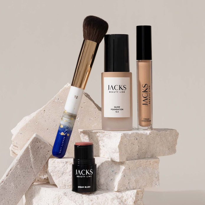 JACKS beauty line Kosmetikprodukte: Foundation, Concealer und Blush inkl. Foundationpinsel