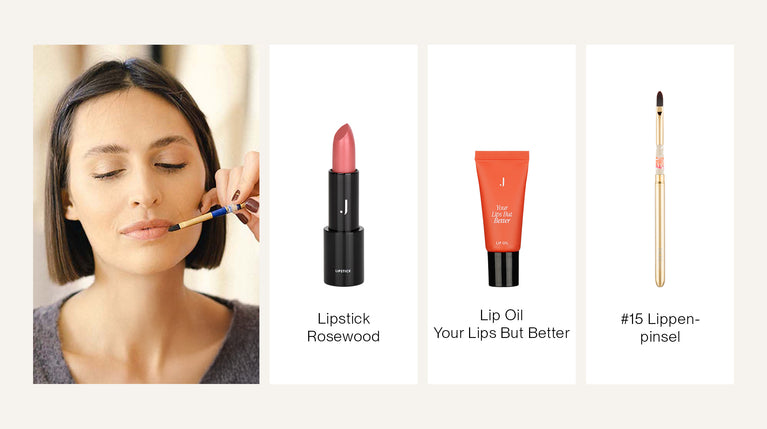 Frau wird mit dem JACKS beauty line Lipstick, Lip Oil und Lippenpinsel geschminkt