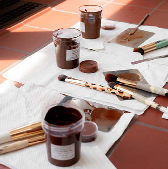 JACKS beauty line Pinsel und Entwicklung der Foundation in dunklen Farben JACKS beauty line Pinsel und Entwicklung der Foundation in dunklen Farben