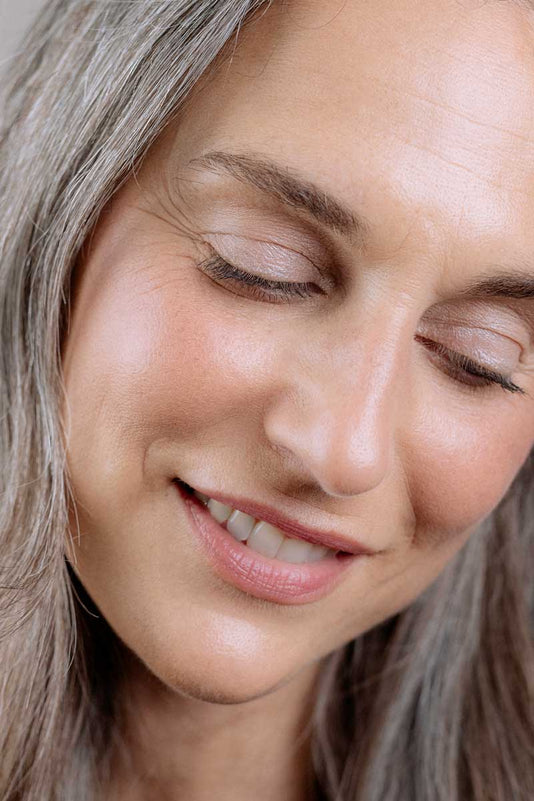 #farbwunsch_frozen, Model Katja mit dem Eyeshadow Frozen von JACKS beauty line