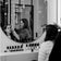 Eine Make-up Artistin schminkt eine Kundin im JACKS beauty line Store