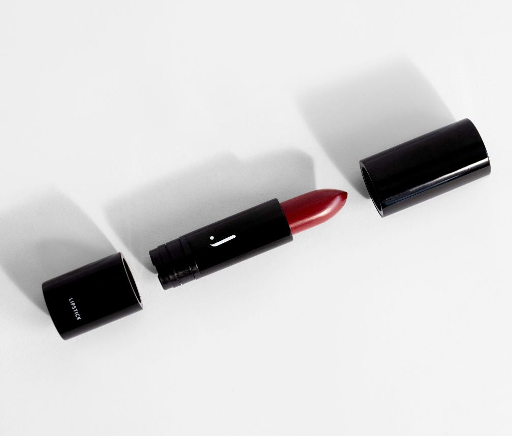 JACKS beauty line roter Lippenstift bestehend aus drei Bestandteilen JACKS beauty line roter Lippenstift bestehend aus drei Bestandteilen