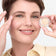 #farbwunsch_n-2, Frau trägt Cover Concealer Farbe N.2