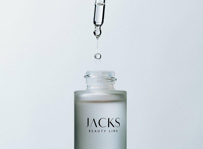 Close-up einer Pipette des JACKS Beauty Elixir