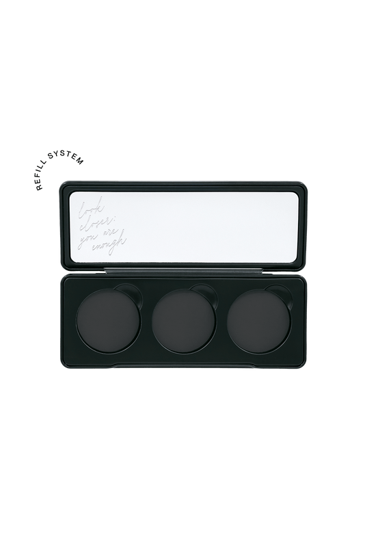 eine leere Puderpalette aus Alu von JACKS beauty line mit Spiegel