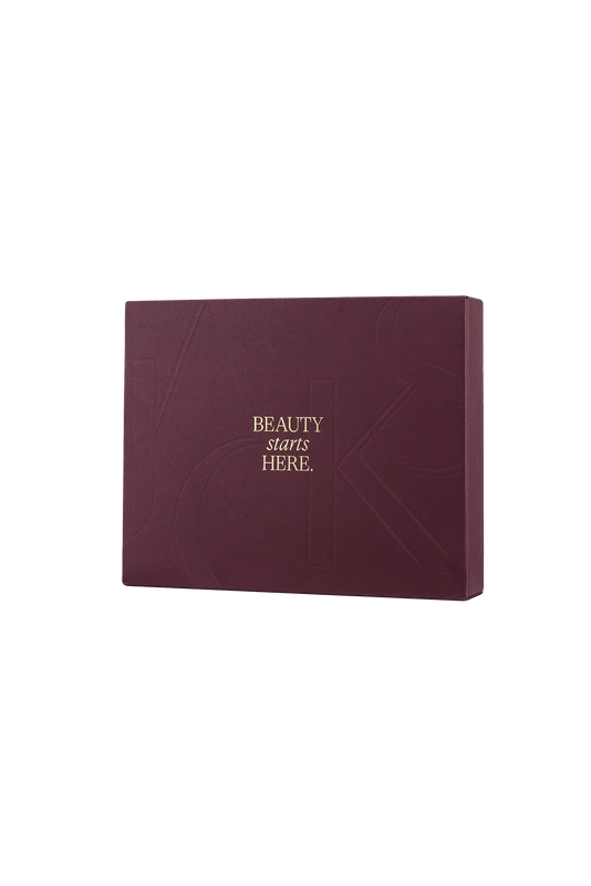 dunkelroter JACKS beauty line Adventskalender 2025 mit goldener Schrift als Freisteller