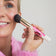 Miriam Jacks trägt Blush mit einem handbemalten JACKS beauty line Pinsel auf