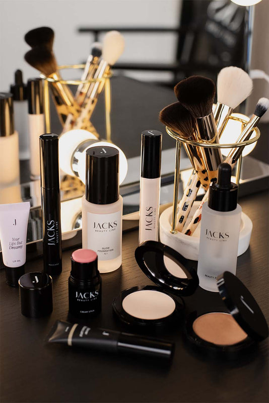 Make-up bei Teenager-Haut – Masterclass by Miriam Jacks