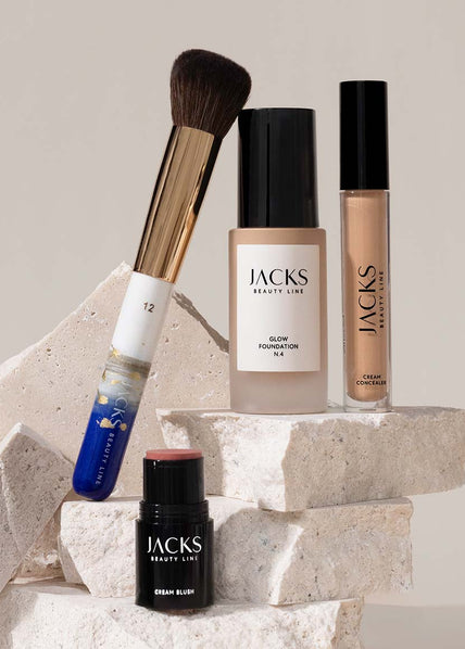 JACKS beauty line Kosmetikprodukte: Foundation, Concealer und Blush inkl. Foundationpinsel