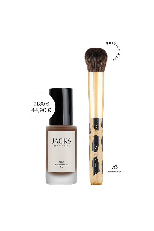 #farbwunsch_n-9, Glow Foundation N.9 neben Foundationpinsel Animal Print