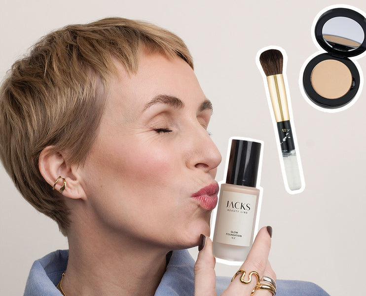 Miriam Jacks mit Make-up Produkten des Set Creators