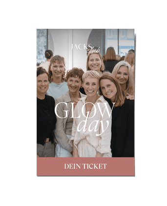 Glow Day Ticket mit Miriam Jacks und vielen lächelnden Frauen 