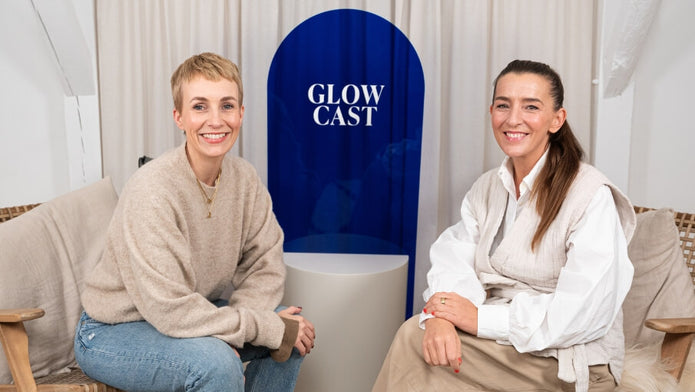 Glow Cast Folge 72 mit Miriam Jacks und Sabine Gallei im Podcast Studio