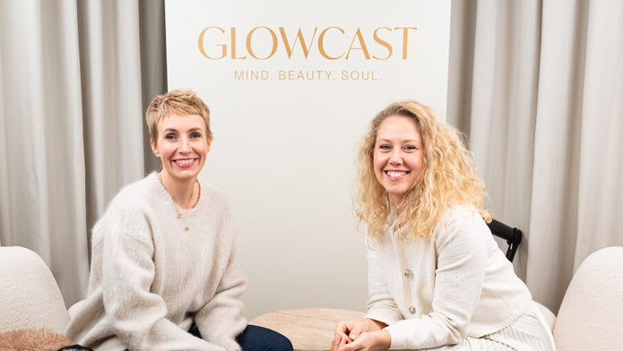 Miriam Jacks und Julia Schuessler im Podcast Studio für Glow Cast Folge 74