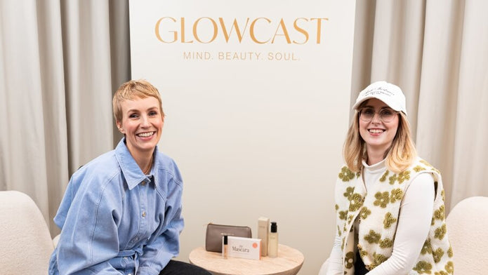 Miriam Jacks und Saskia Pasing im Podcast Studio für Glow Cast Folge 75