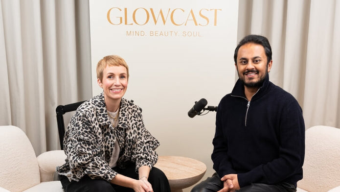 Miriam Jacks und Ravi Walia auf zwei Sesseln im Glowcast Podcast Studio