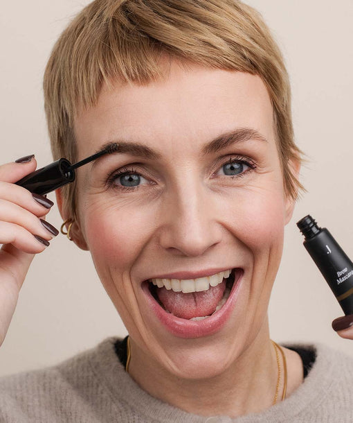 Miriam Jacks verwendet die Brow Mascara in Brown