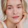 #farbwunsch_n-2, Frau trägt Cover Concealer Farbe N.2
