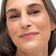 #farbwunsch_n-4, geschminkte Frau mit JACKS beauty line Cover Foundation N.4 in der Hand