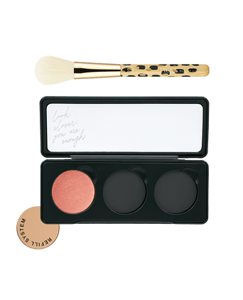 JACKS beauty line Powder Palette Alu mit einem Blush und dem #23 Pinsel darüber
