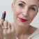 Miriam Jacks mit dem Lipstick zur Pink Charity Aktion 2024